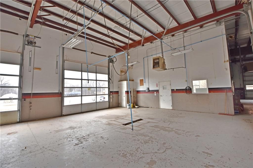 Tire Center & Family Dollar: 820 S Division Street, Guthrie, OK 73044